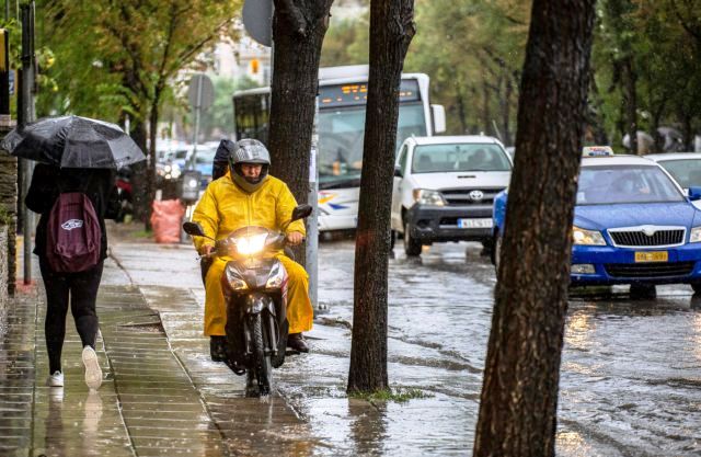 Έντονα καιρικά φαινόμενα σε εξέλιξη στην κεντρική Μακεδονία