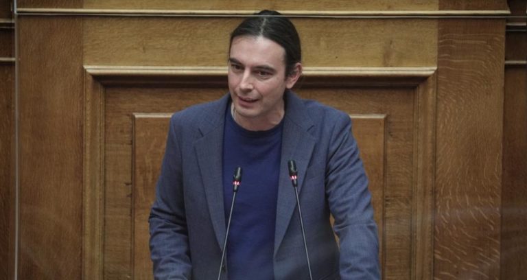 Κρ. Αρσένης: «Σκανδαλώδης η αδειοδότηση από τη ΡΑΕ αιολικού πάρκου στο Αιγαίο