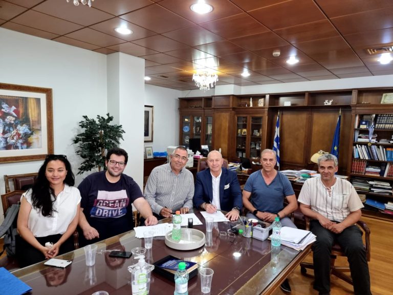 Σύμβαση για το έργο της ανάπλασης της χερσαίας ζώνης του λιμανιού στο Λουτράκι Κορινθίας