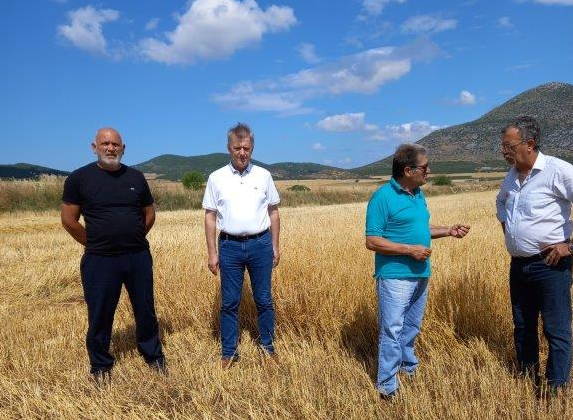 Περιοδεία στελεχών του ΚΚΕ στις πληγείσες από χαλάζι περιοχές του ν. Μαγνησίας