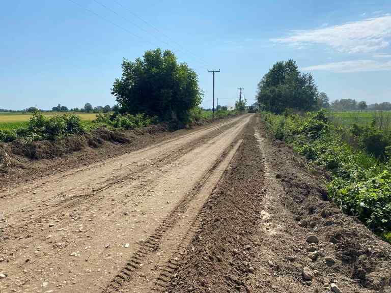 Περιφέρεια Θεσσαλίας: Σε εξέλιξη οι εργασίες συντήρησης αγροτικών δρόμων στον Δήμο Τεμπών