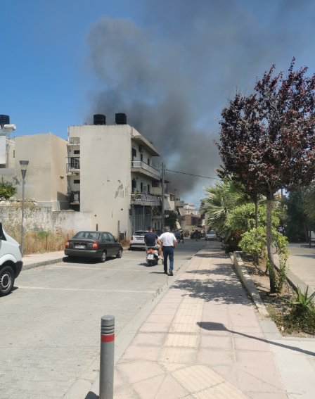 Ηράκλειο: Σε ύφεση η φωτιά στον Πόρο