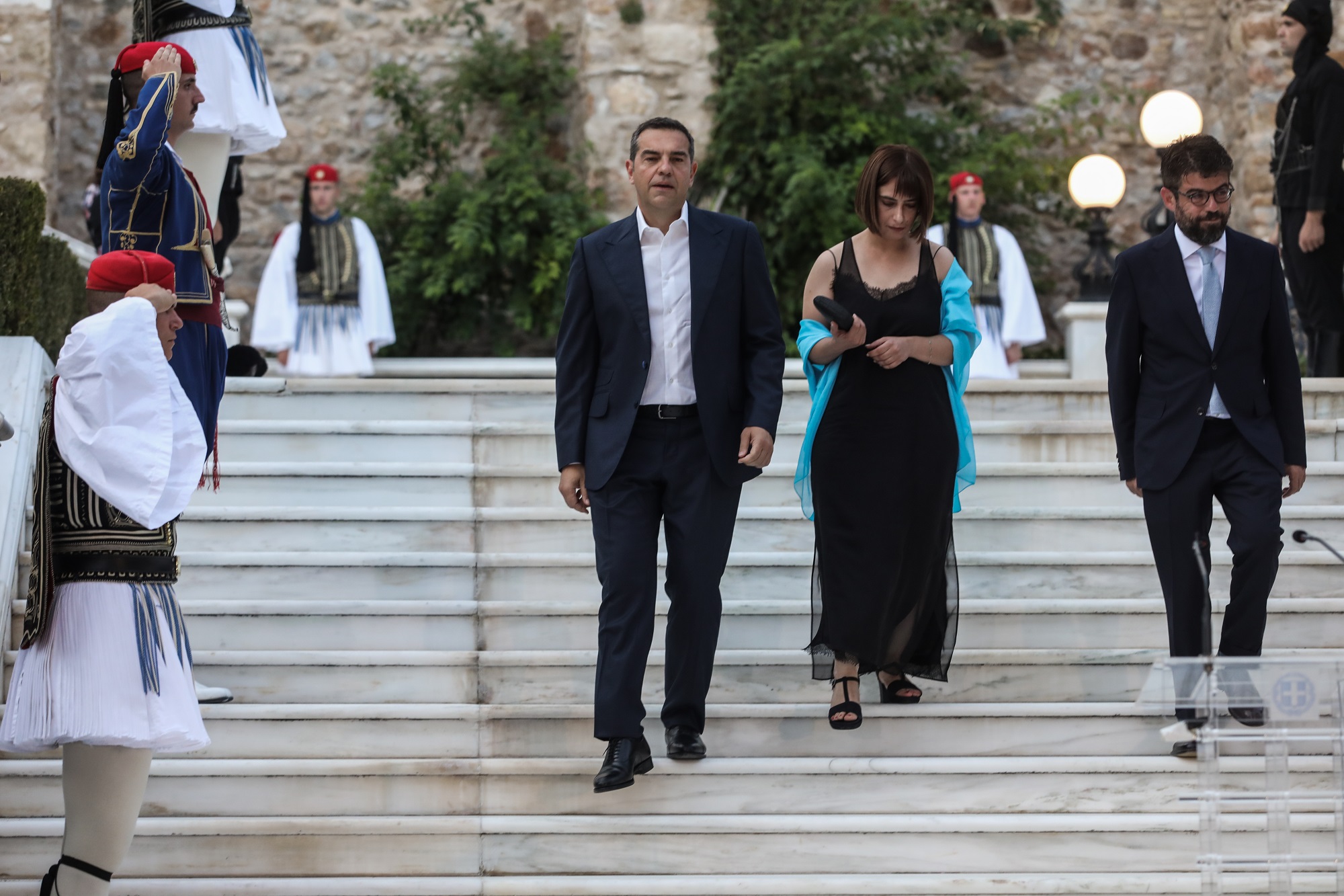 Πλεύρης: Ο Τσίπρας πήγε χωρίς μάσκα στο Προεδρικό – ΣΥΡΙΖΑ: Είχε αρνητικό PCR από το Σάββατο