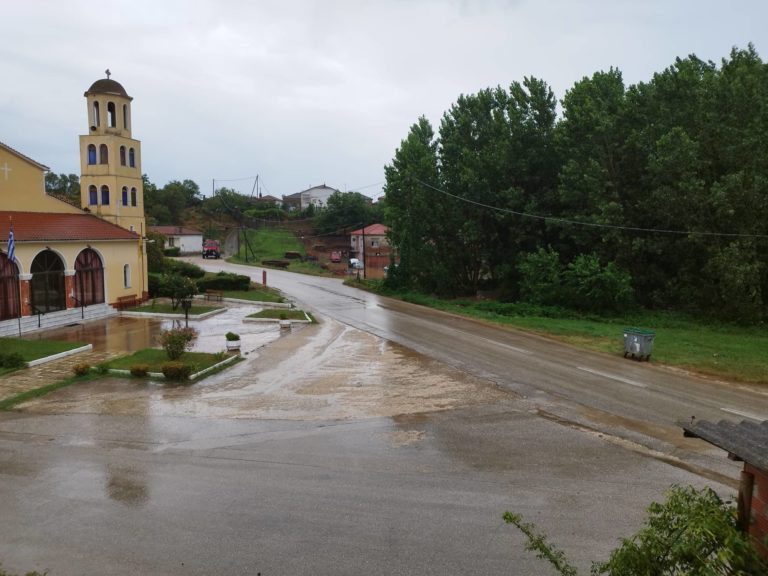 Διδυμότειχο: Χωρίς ιδιαίτερα προβλήματα από τη νεροποντή στο χωριό Κυανή (video)