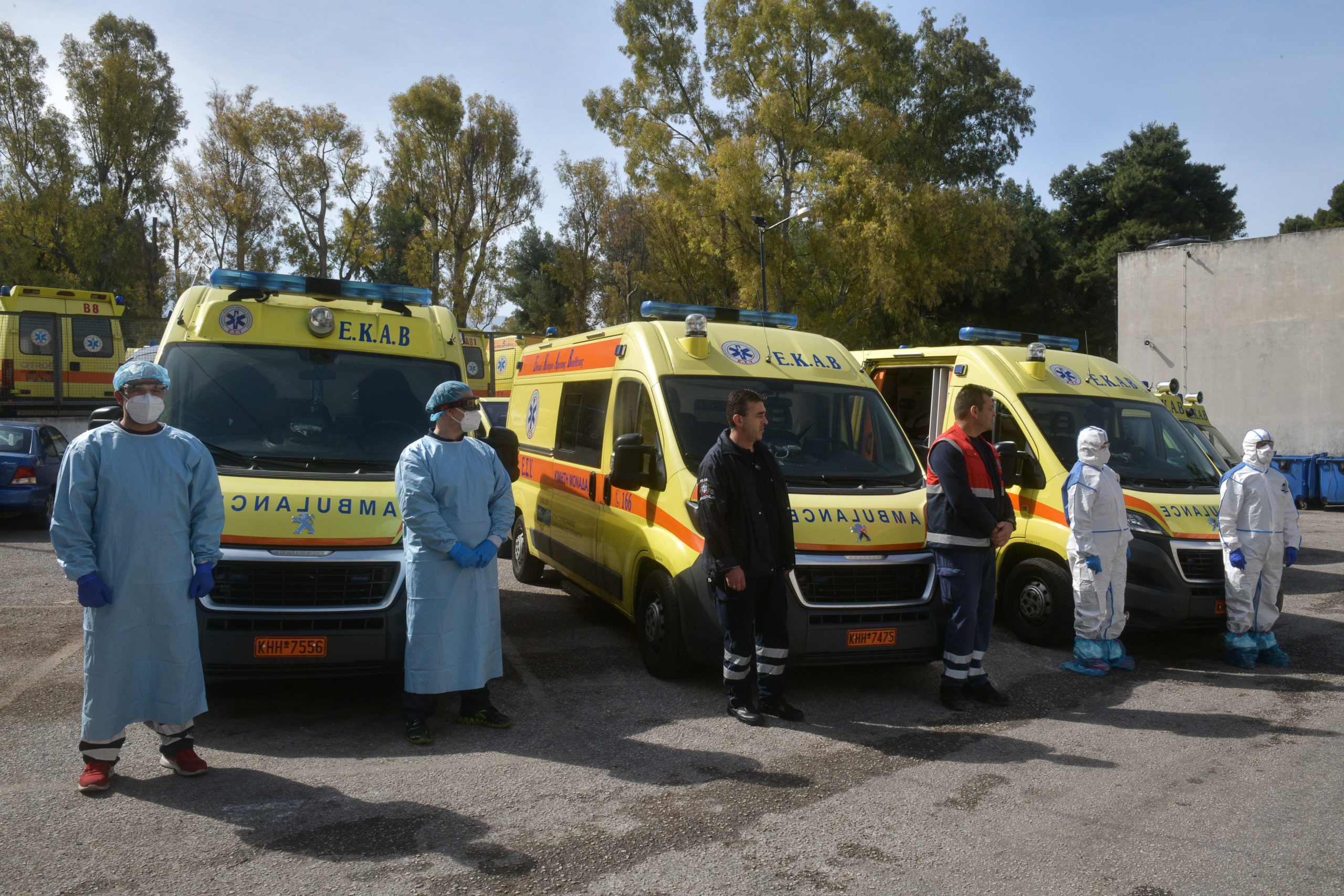 Ο ΙΣΑ αποστέλλει ιατρική βοήθεια και ασθενοφόρα στις πληττόμενες από τις πυρκαγιές περιοχές