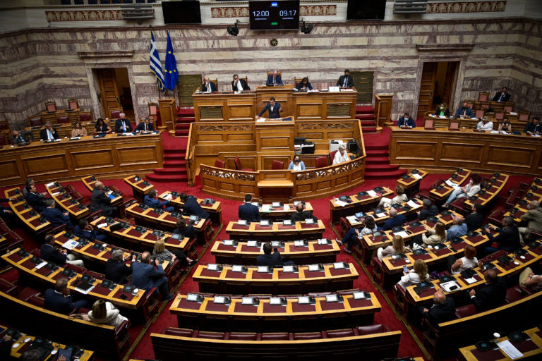 Βουλή: Αύριο η ενημέρωση του πρωθυπουργού για την αντιπυρική περίοδο