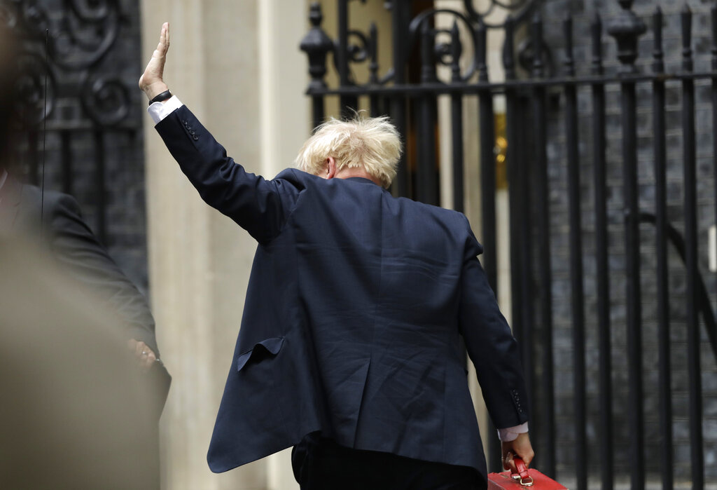 Πολιτική κρίση στη Βρετανία: Τα πρώτα φαβορί για την πρωθυπουργία