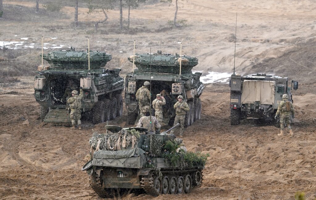 Λετονία: Επιστρέφει η υποχρεωτική στρατιωτική θητεία