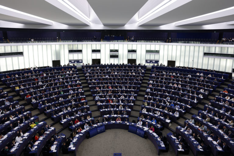 Με ιδιαίτερο ελληνικό ενδιαφέρον η Ολομέλεια του Ιουλίου του Ευρωπαϊκού Κοινοβουλίου