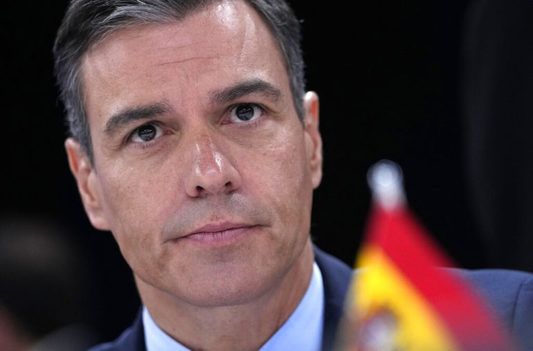 Ισπανία: Υπέρ της φορολογίας των εκτάκτων κερδών στην ενέργεια ο Σάντσεθ – Τι μέτρα παίρνει