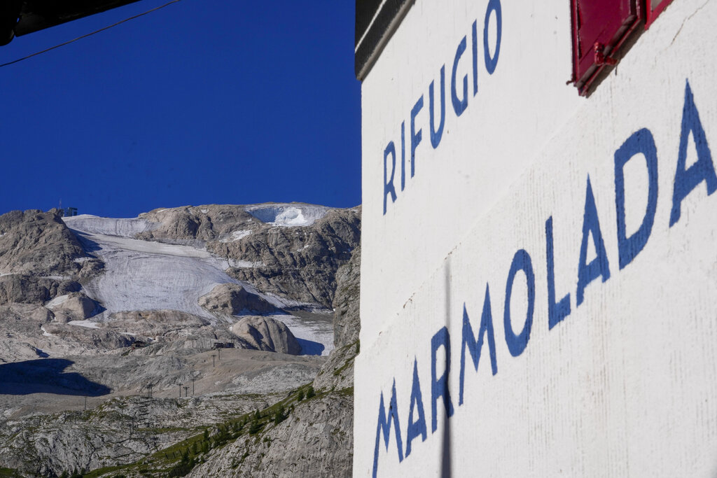 Ιταλία, τραγωδία στις Άλπεις: Η συσσώρευση νερού ευνόησε την κατάρρευση του παγετώνα