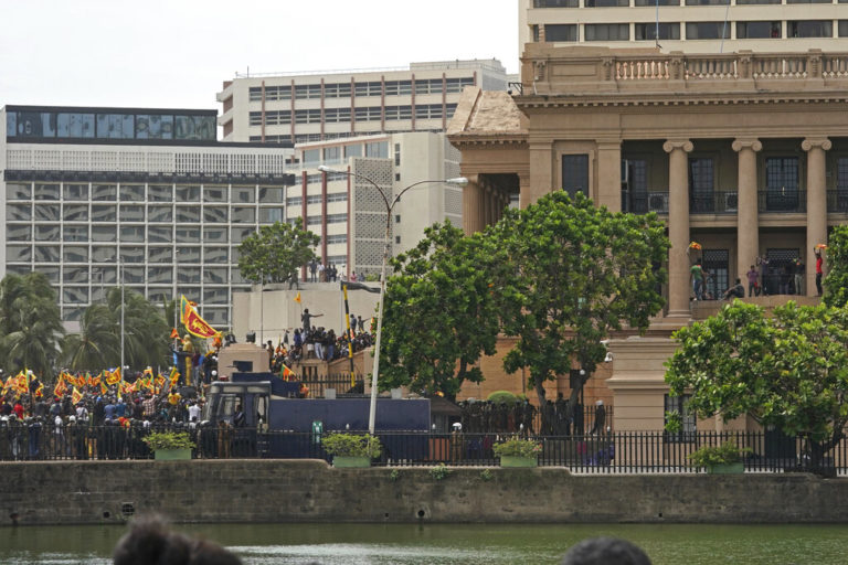 Σρι Λάνκα: Έγινε αποδεκτή η παραίτηση του προέδρου Ρατζαπάξα