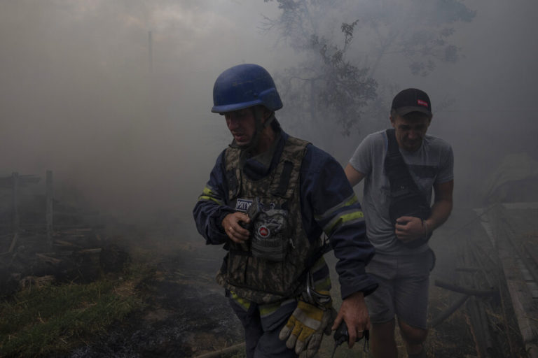 Ουκρανία: Σφυροκοπούν το Κραματόρσκ οι Ρώσοι – Εκπαίδευση Ουκρανών από Βρετανούς στρατιωτικούς