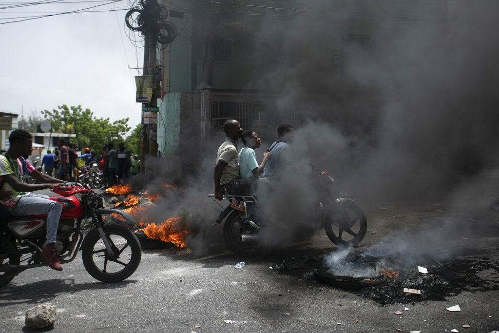 Αϊτή: 89 νεκροί σε συγκρούσεις μεταξύ συμμοριών στην πρωτεύουσα
