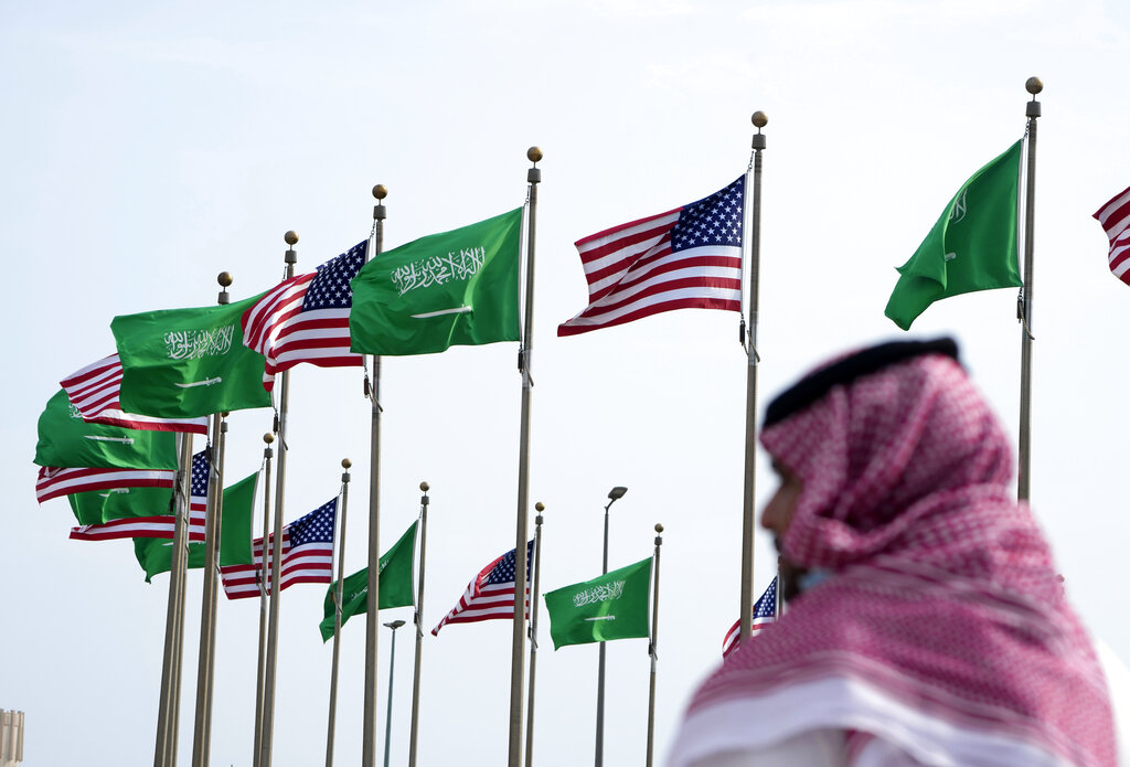 Η Σαουδική Αραβία ανοίγει τον εναέριο χώρο της σε όλους εν όψει της επίσκεψης Μπάιντεν