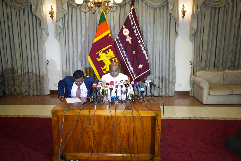 Σρι Λάνκα: Ο πρωθυπουργός ορκίστηκε υπηρεσιακός πρόεδρος