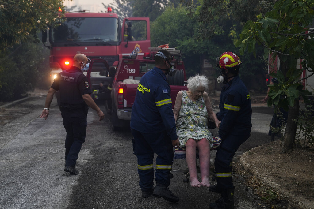 Φωτιά στην Πεντέλη: Ο πύρινος εφιάλτης μέσα από φωτογραφίες