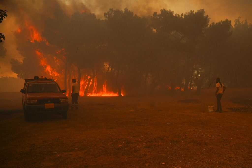 Αλβανία: Μεγάλη πυρκαγιά απειλεί πέντε ελληνικά μειονοτικά χωριά