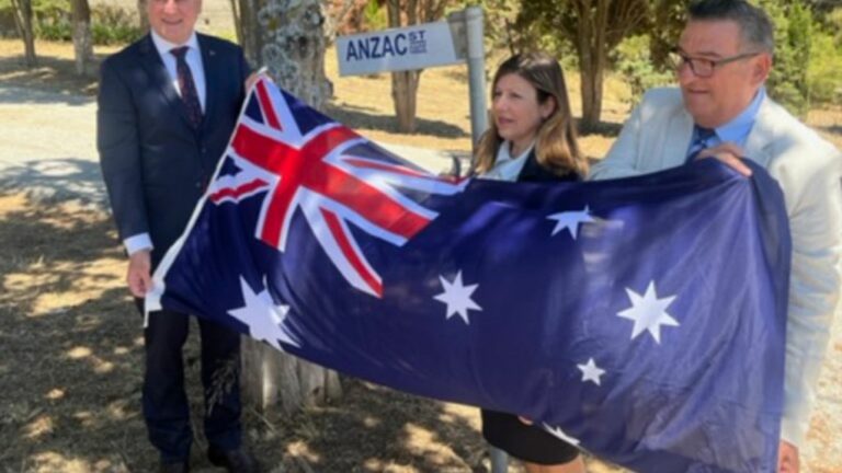 Αυστραλοί βουλευτές τιμούν τους Αυστραλούς και Νεοζηλανδούς βετεράνους στη Λήμνο