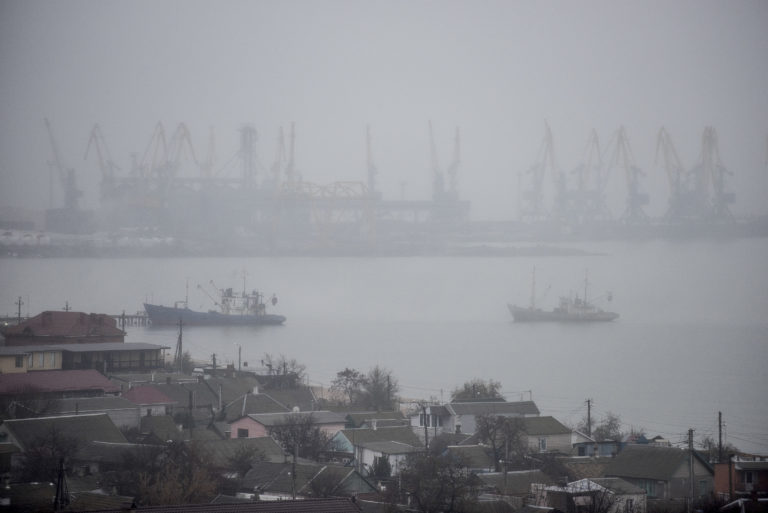 Το Κίεβο ζητά από την Τουρκία να σταματήσει ρωσικό πλοίο με ουκρανικά σιτηρά