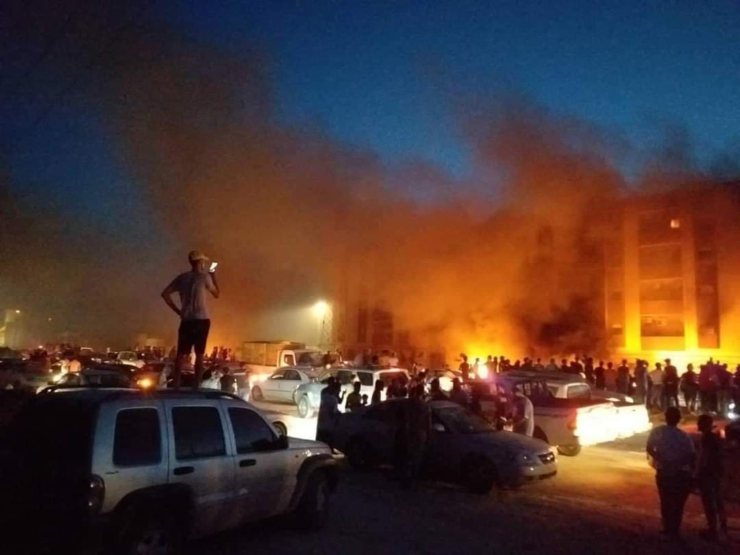 Λιβύη: Εισβολή διαδηλωτών στο κοινοβούλιο