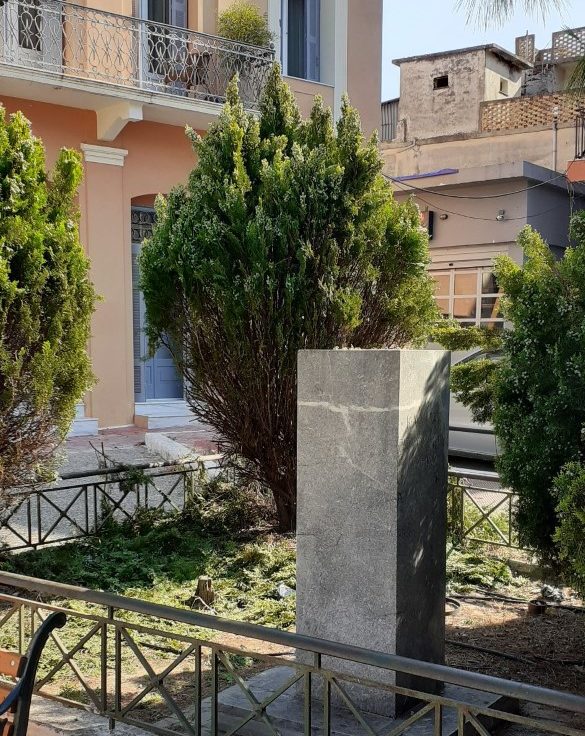 Έκλεψαν προτομή από τα Λεχαινά