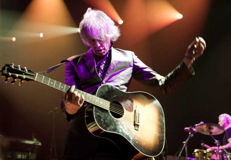 Sani Festival: Οι Bob Geldof and the Bobkatz φέρνουν ήχους ροκ στο λόφο της Σάνης