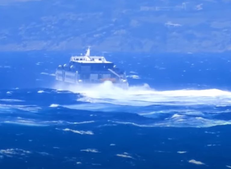 Το Sifnos Jet «δαμάζει» τα κύματα στις Κυκλάδες – Βίντεο που κόβει την ανάσα