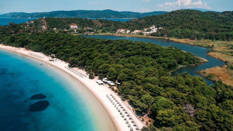 Δήμος Σκιάθου και Παγκόσμιος Οργανισμός Τουρισμού ετοιμάζουν πρόγραμμα ανάκαμψης του τουρισμού
