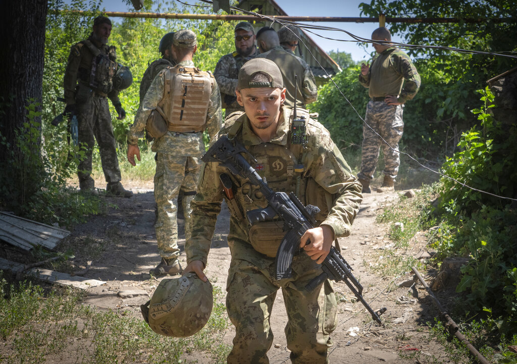 Ουκρανία: Μάχες στα νότια και τα ανατολικά – Πόλεμος καταγγελιών