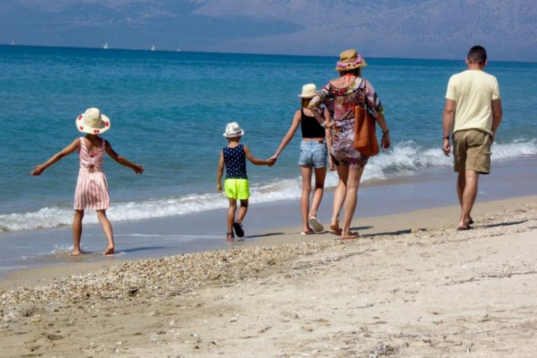 «Τουρισμός για Όλους»: Ανοικτή η πλατφόρμα για όλα τα ΑΦΜ – Επιδότηση για 200.000 πολίτες