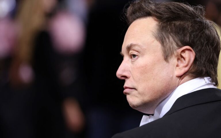 O Elon Musk αποσύρει την προσφορά των 44 δισ. για το Twitter
