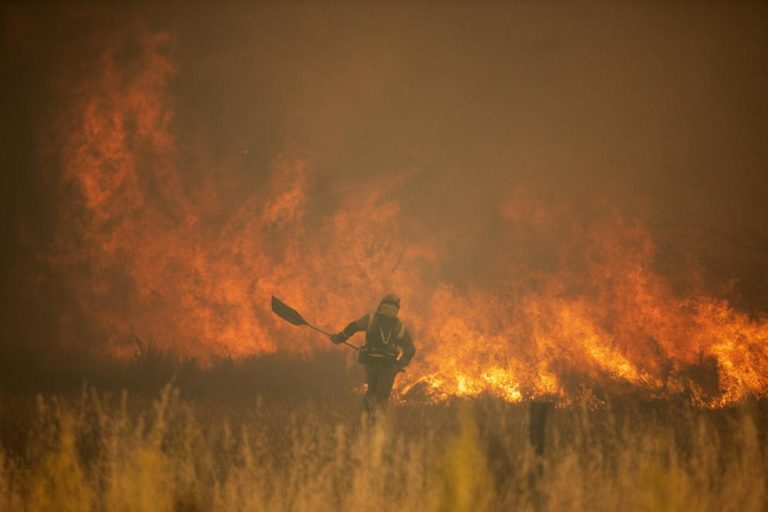 Συναγερμός για τις πυρκαγιές σε Γαλλία, Ισπανία και Ιταλία – Χιλιάδες άνθρωποι εγκατέλειψαν τις εστίες τους