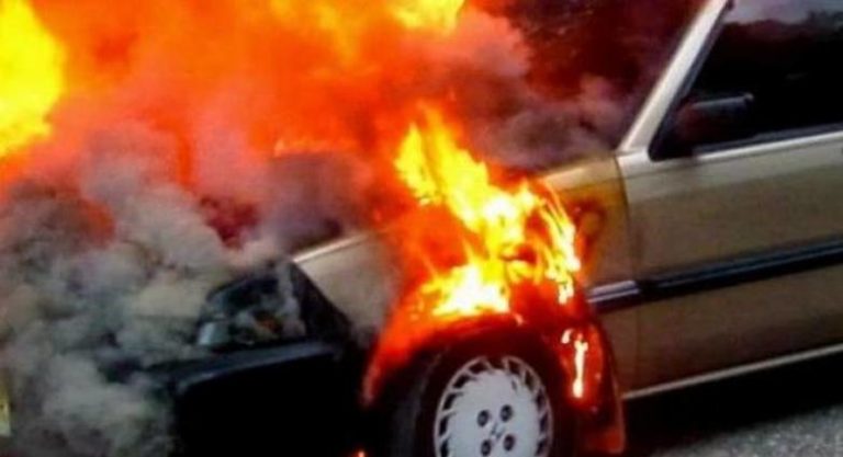 Βόλος: Αυτοκίνητο πήρε φωτιά από υπερθέρμανση λίγο έξω από τις Μηλιές