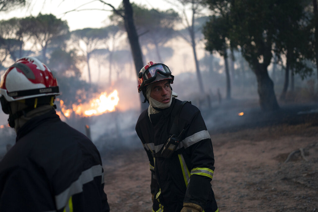 Γαλλία: Η πυρκαγιά στην οροσειρά Σεβέν περιορίστηκε – Νέες εστίες στον νότο