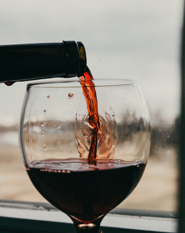 Μελέτη: Τα οφέλη του κόκκινου κρασιού στην υγεία