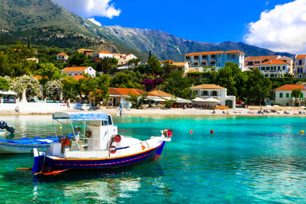 Προς ρεκόρ όλων των εποχών ο ελληνικός τουρισμός – Εργαζόμενοι και ξενοδόχοι μιλούν στην ΕΡΤ (video)