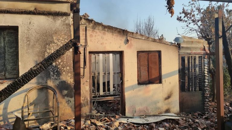 Πρέβεζα: Υπό πλήρη έλεγχο η φωτιά στη Βρυσούλα – Κάηκε ένα σπίτι
