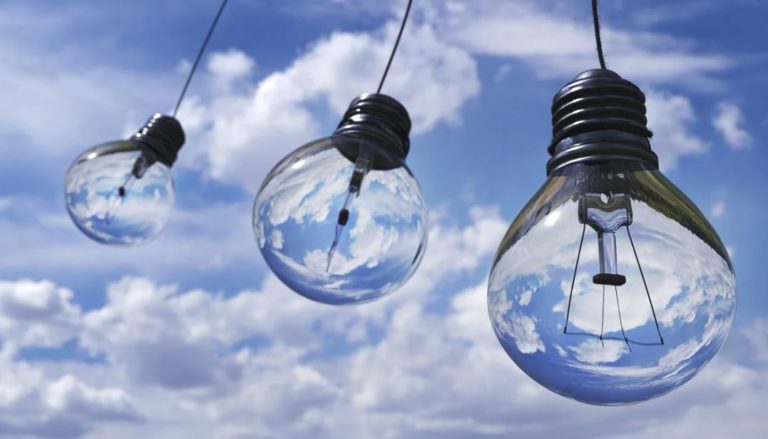 Έως τα μεσάνυχτα η ανάρτηση των τιμοκαταλόγων ρεύματος Μαρτίου