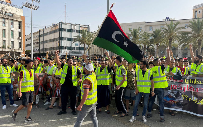 Σε αναβρασμό η Λιβύη: Οι διαδηλώσεις των αγανακτισμένων επεκτείνονται και σε άλλες πόλεις