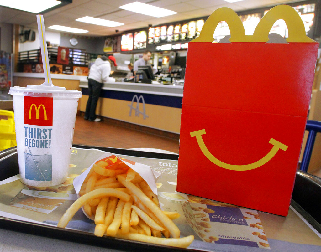 Ρωσία: Η εταιρεία που αγόρασε τα McDonald’s έβγαλε τις τηγανητές πατάτες από το μενού