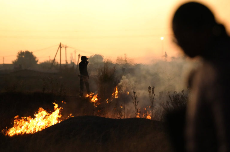Μεγάλες πυρκαγιές σε δασικές εκτάσεις στο βόρειο Μαρόκo – Εκκενώθηκαν χωριά