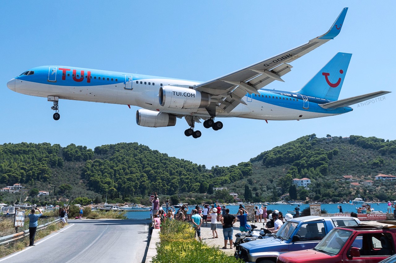 «Δεν φταίμε εμείς για τη Σκιάθο» λένε plane spotters στο ertnews.gr – Τι αναφέρουν για το χόμπι τους