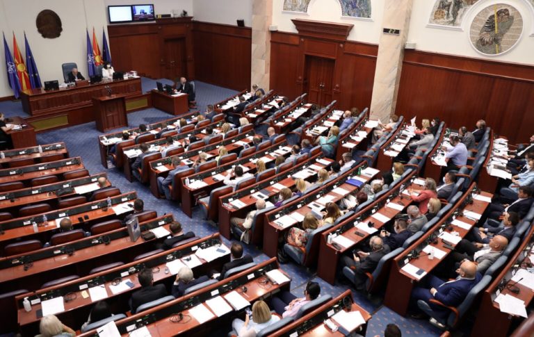 Bόρεια Μακεδονία: Η Βουλή κύρωσε τα Πρωτόκολλα για την προσχώρηση Φινλανδίας και Σουηδίας στο ΝΑΤΟ