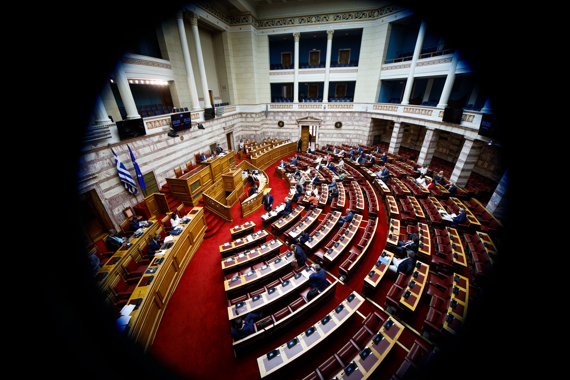 Βουλή: Ψηφίζεται το ν/σ για την υποβοηθούμενη αναπαραγωγή – Στις 12 η ομιλία του πρωθυπουργού