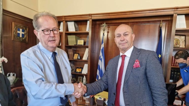 Κορινθία : Αποκαθίστανται οι ζημιές στο οδικό δίκτυο του πυρόπληκτου Σχίνου