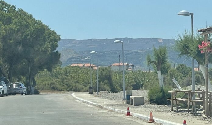 Σε λειτουργία το νέο δίκτυο ηλεκτροφωτισμού στην παραλία του Ταυρωνίτη