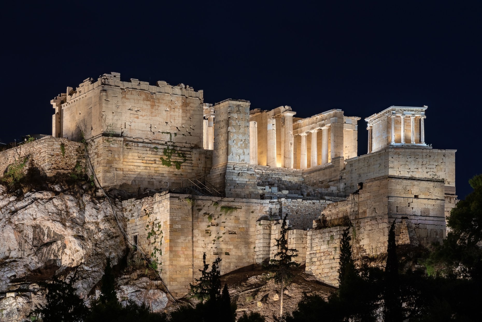 ΥΠΠΟΑ: Προτεραιότητα το Στρατηγικό Σχέδιο Επεμβάσεων για την προστασία και ανάδειξη των τειχών της Ακρόπολης