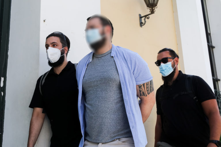 Έφοδος στο Εφετείο: «Ο πελάτης μου δικαιολόγησε από πού προέρχονταν τα λεφτά» – Ο δικηγόρος του 34χρονου μιλά στην ΕΡΤ