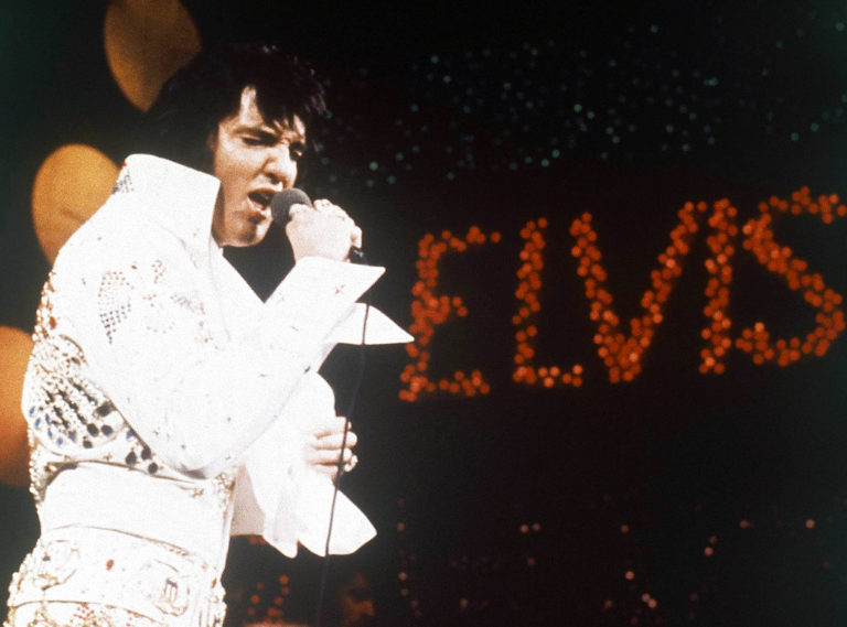 Έλβις Πρίσλεϊ: 45 χρόνια από το θάνατο του «Βασιλιά» του Rock n’ Roll